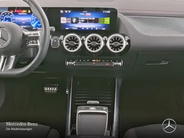 Mercedes-Benz EQA 300