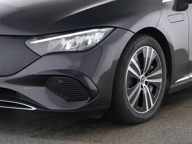 Mercedes-Benz EQE 300