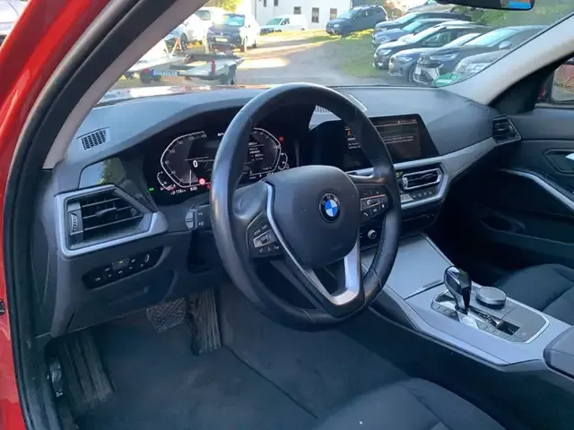 BMW 330