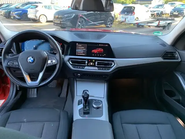 BMW 330