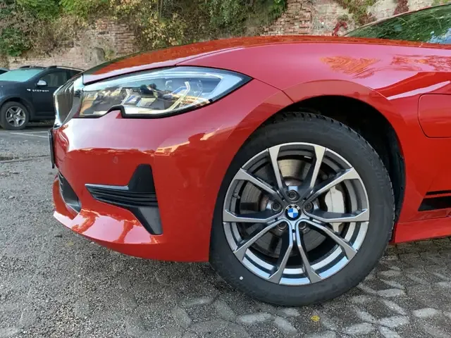 BMW 330