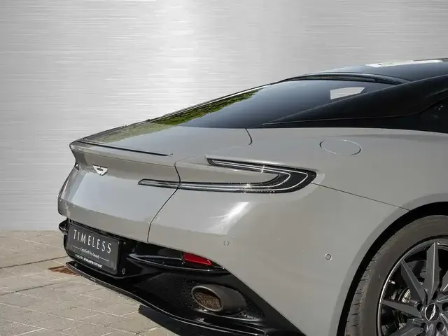 Aston Martin DB11