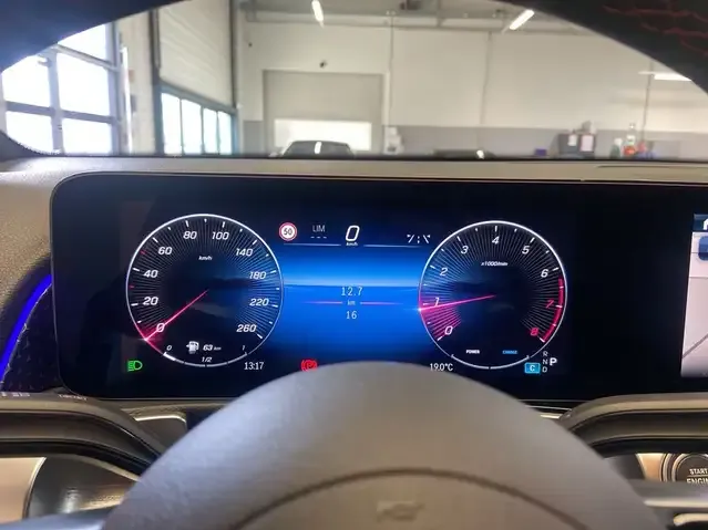 Mercedes-Benz GLB 200