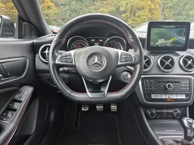 Mercedes-Benz CLA 180