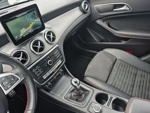 Mercedes-Benz CLA 180