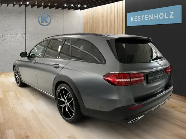 Mercedes-Benz E 400