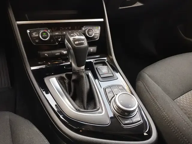 BMW 225