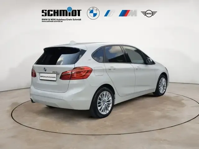 BMW 225