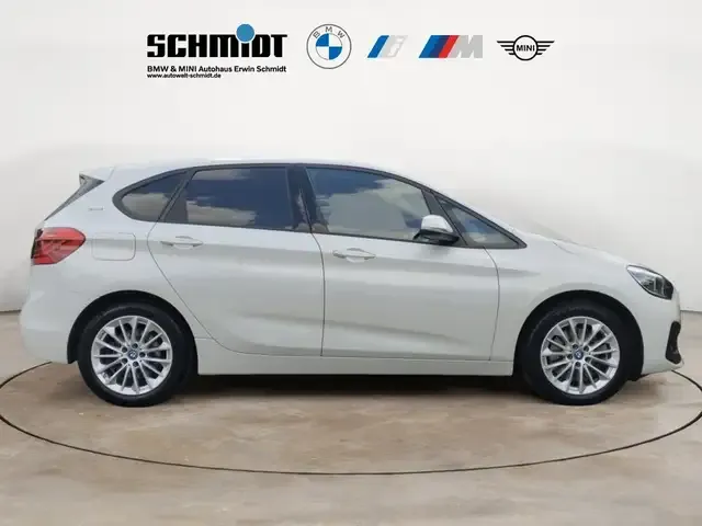 BMW 225