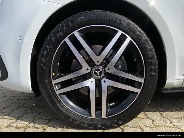 Mercedes-Benz V 250