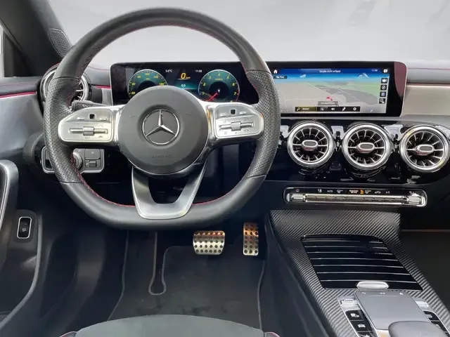 Mercedes-Benz CLA 220