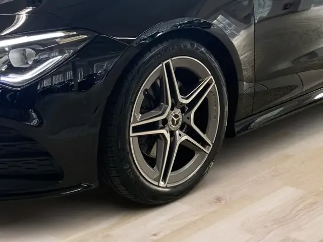 Mercedes-Benz CLA 220