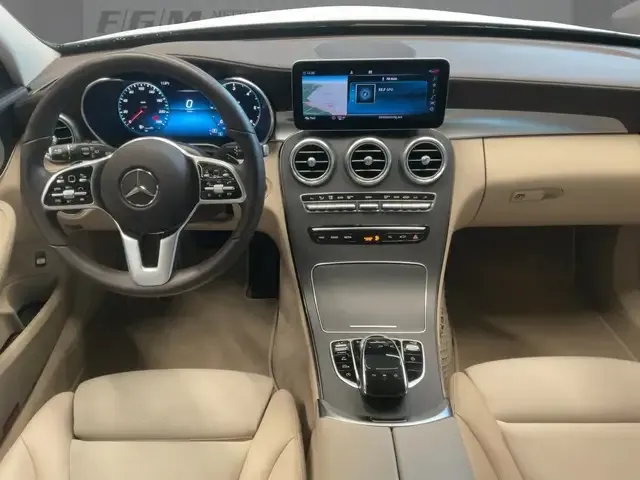 Mercedes-Benz C 220