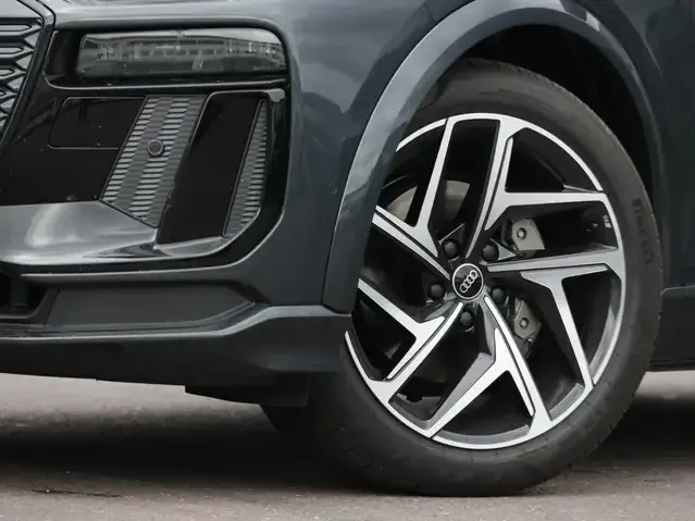 Audi Q6