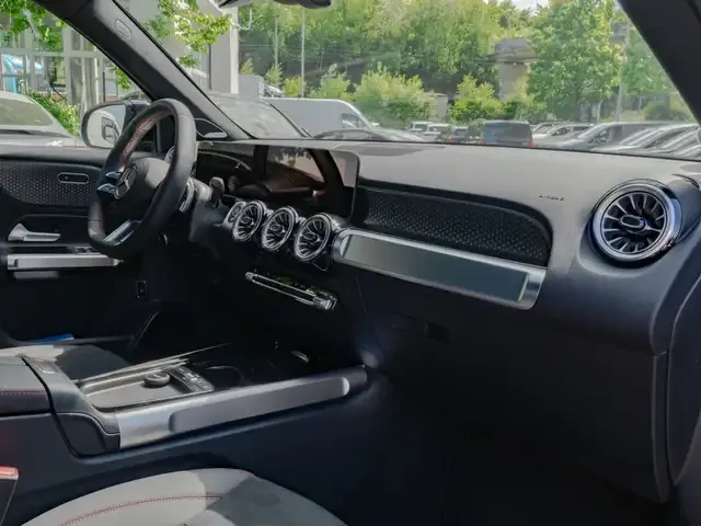 Mercedes-Benz GLB 250