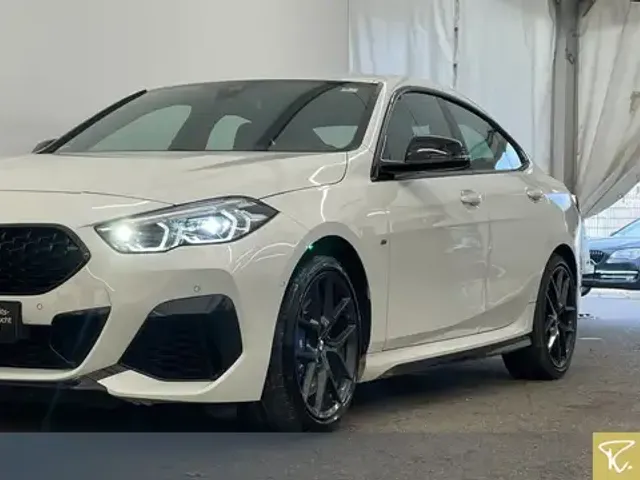 BMW 235