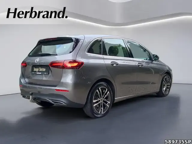 Mercedes-Benz B 180