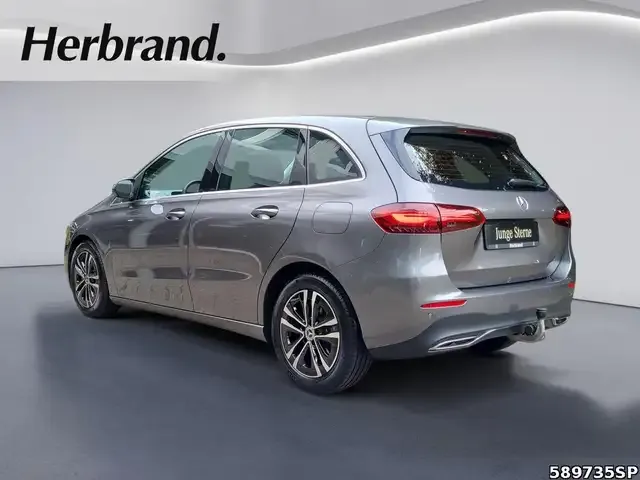 Mercedes-Benz B 180