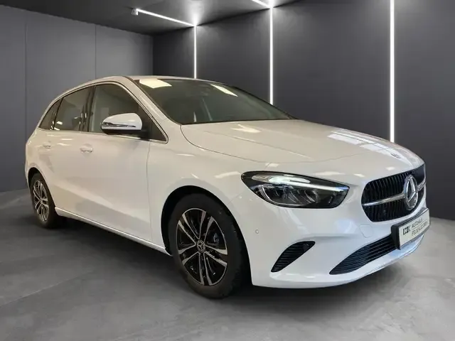Mercedes-Benz B 220