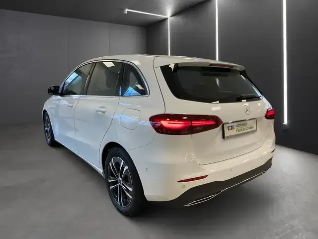 Mercedes-Benz B 220