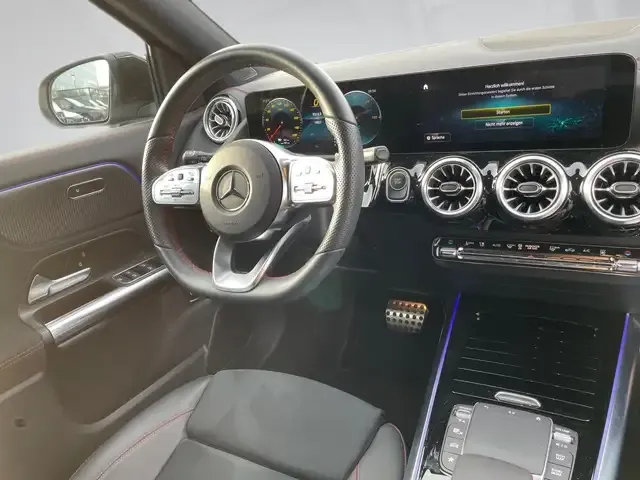 Mercedes-Benz EQA 300