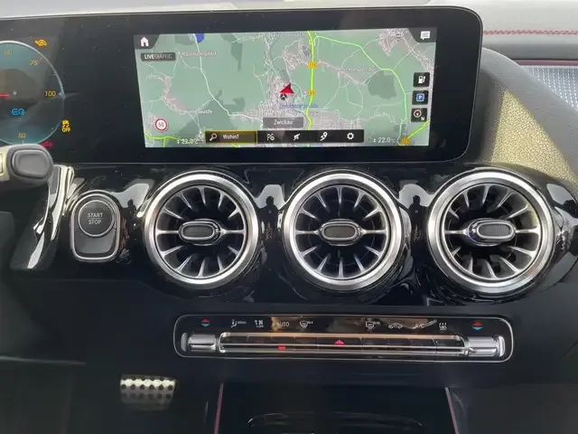 Mercedes-Benz EQA 300