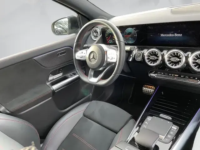 Mercedes-Benz EQA 300