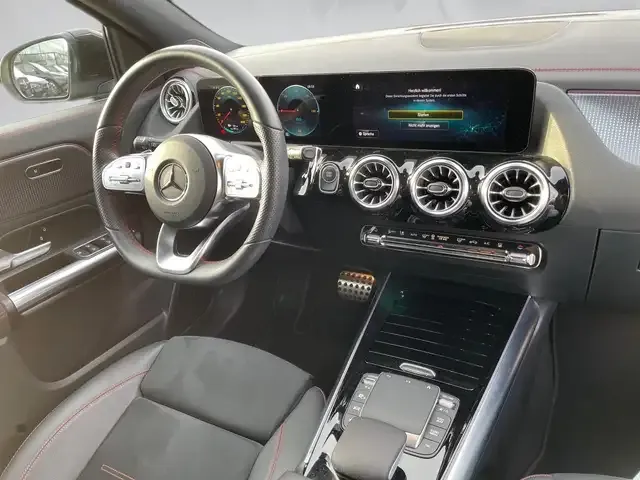 Mercedes-Benz EQA 300