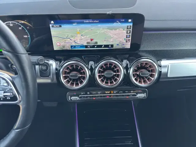 Mercedes-Benz EQB 300