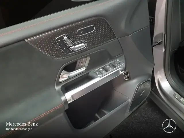 Mercedes-Benz EQB 350