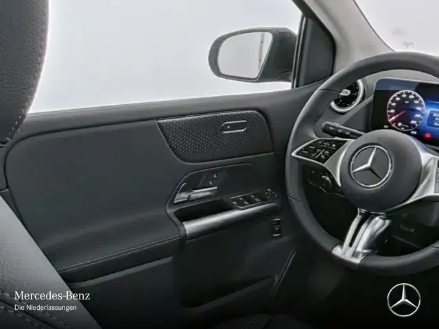 Mercedes-Benz B 220