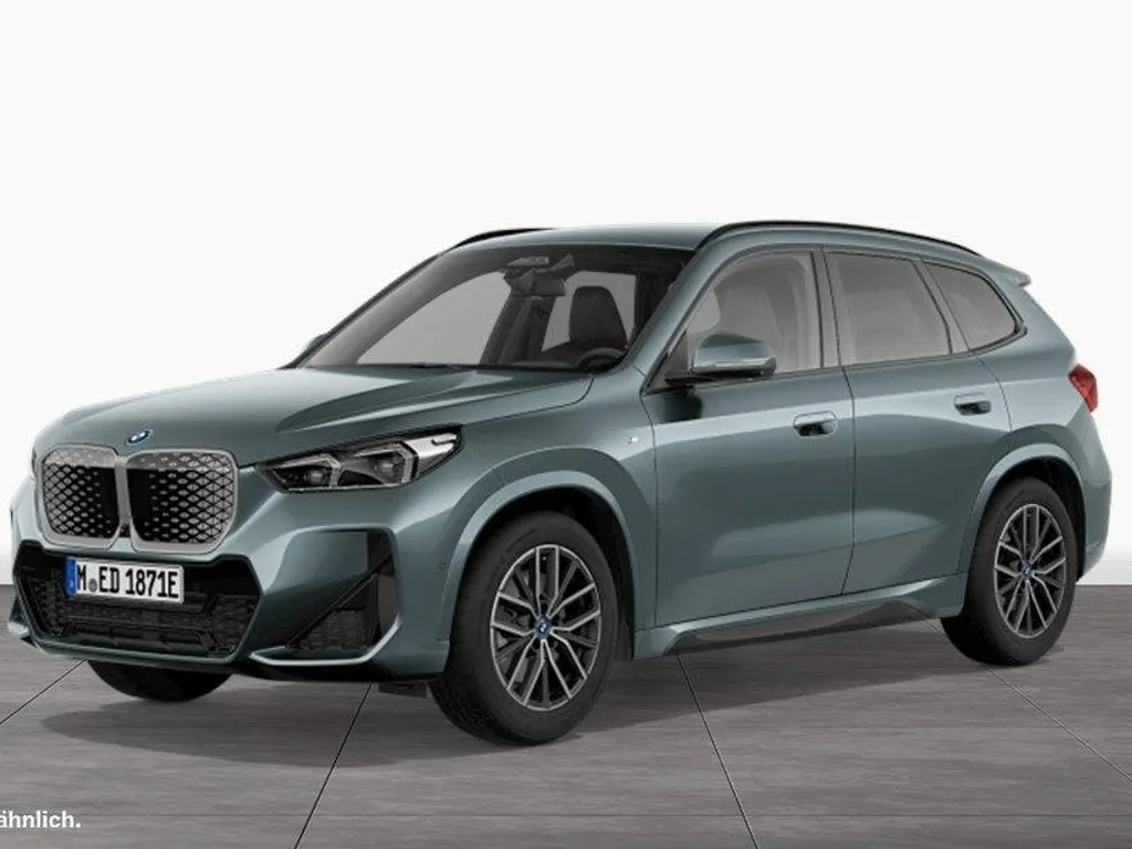 BMW iX1
