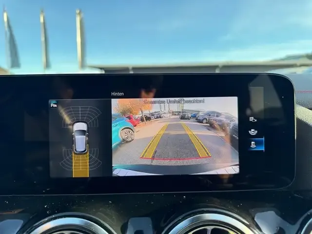 Mercedes-Benz EQA 300