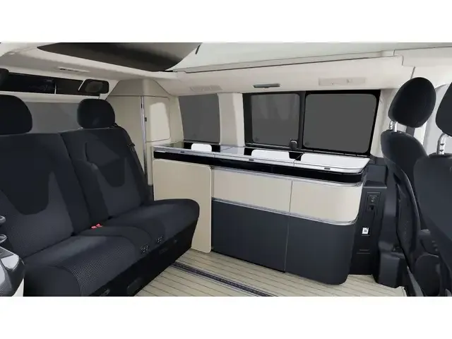 Mercedes-Benz V 220