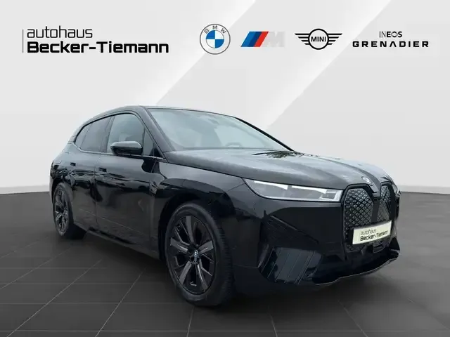 BMW iX