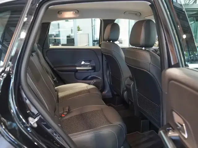 Mercedes-Benz B 180