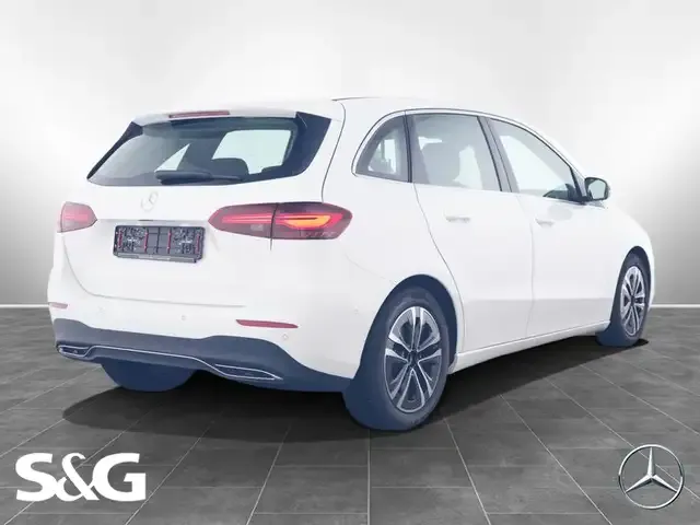 Mercedes-Benz B 180