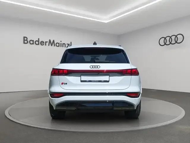 Audi Q6