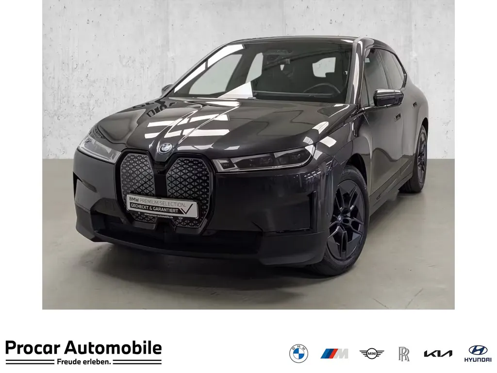 BMW iX
