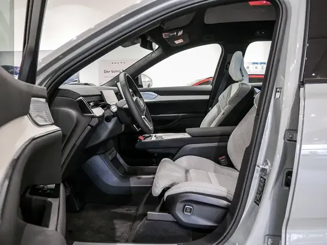Volvo EX90