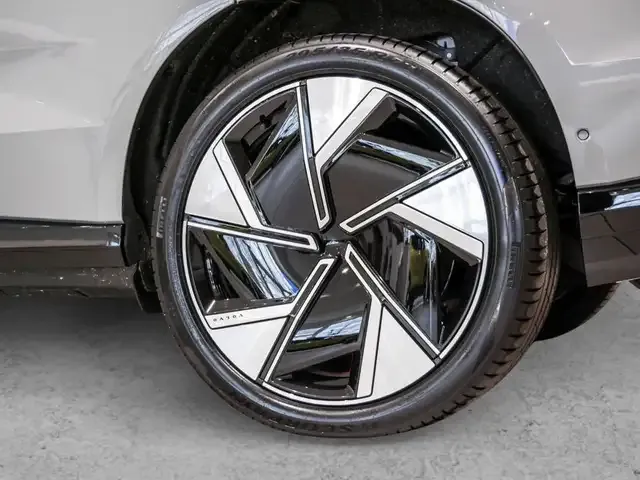 Volvo EX90