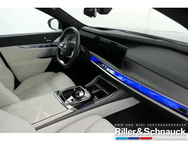 BMW 740