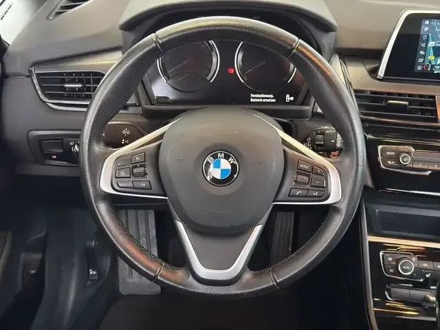 BMW 216