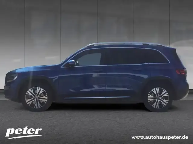 Mercedes-Benz GLB 220