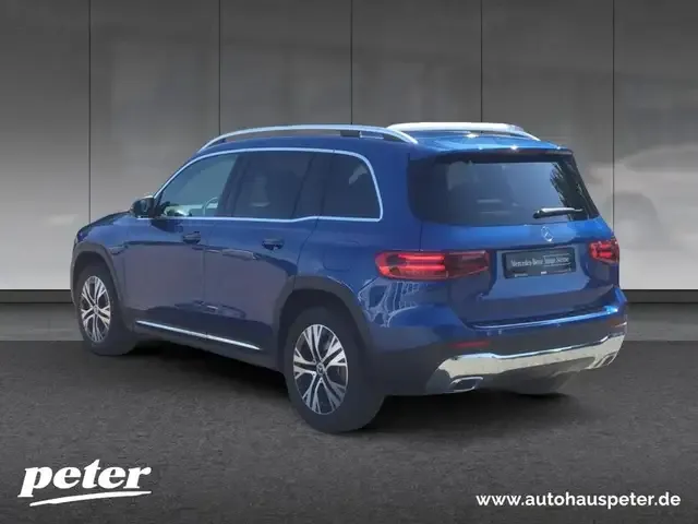 Mercedes-Benz GLB 220