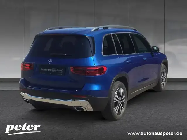 Mercedes-Benz GLB 220