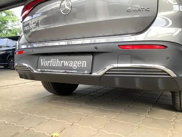 Mercedes-Benz EQB 300