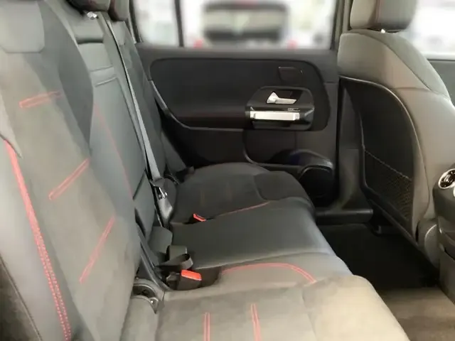 Mercedes-Benz EQB 300