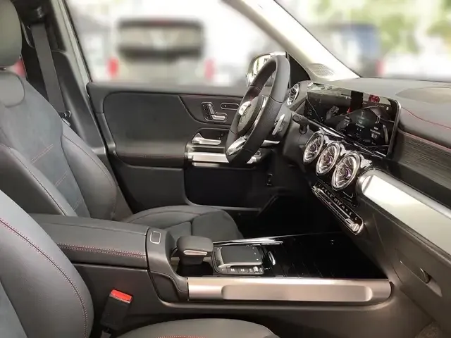 Mercedes-Benz EQB 300
