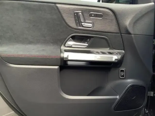 Mercedes-Benz EQB 300
